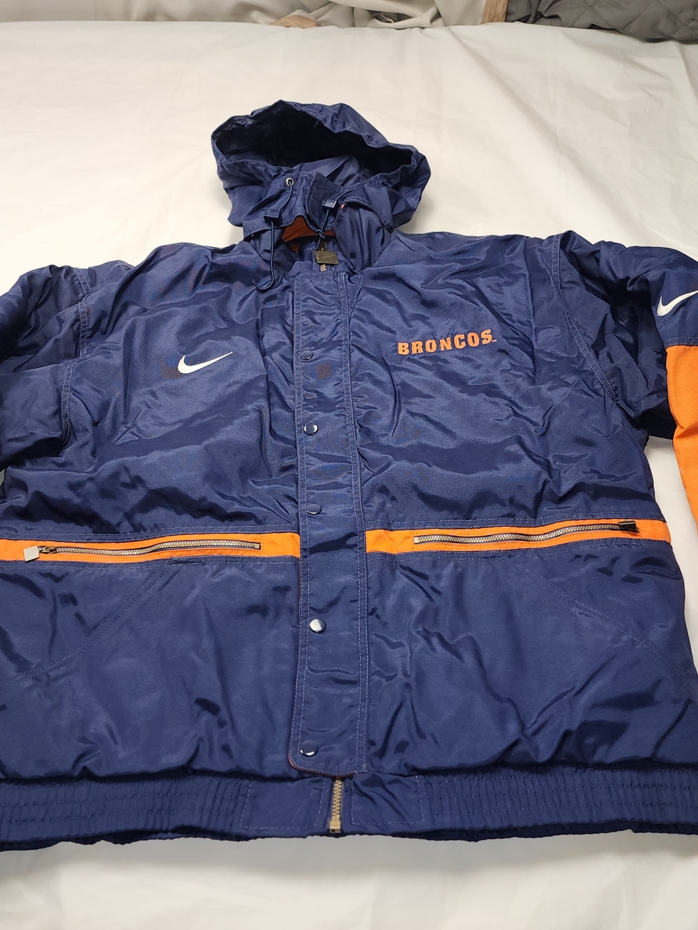 VTG Nike Pro Line Denver Broncos NFL Puffer Hooded Jacket Blue/Orange Size Large
